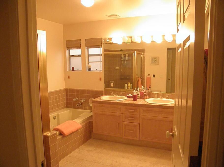 3 Bedrooms On Venice Canal. Los Ángeles